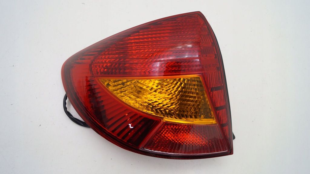 фото №1, Kia rio i kombi 99-02 задняя задняя левая лампа