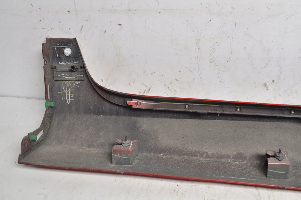 фото №11, Volvo s60 iii v60 ii накладка порог левая 31448911