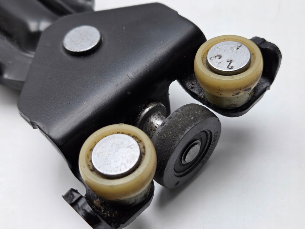 Proace city berlingo rifter нижня напрямна ролик двері 9816964880 Зі Шроту