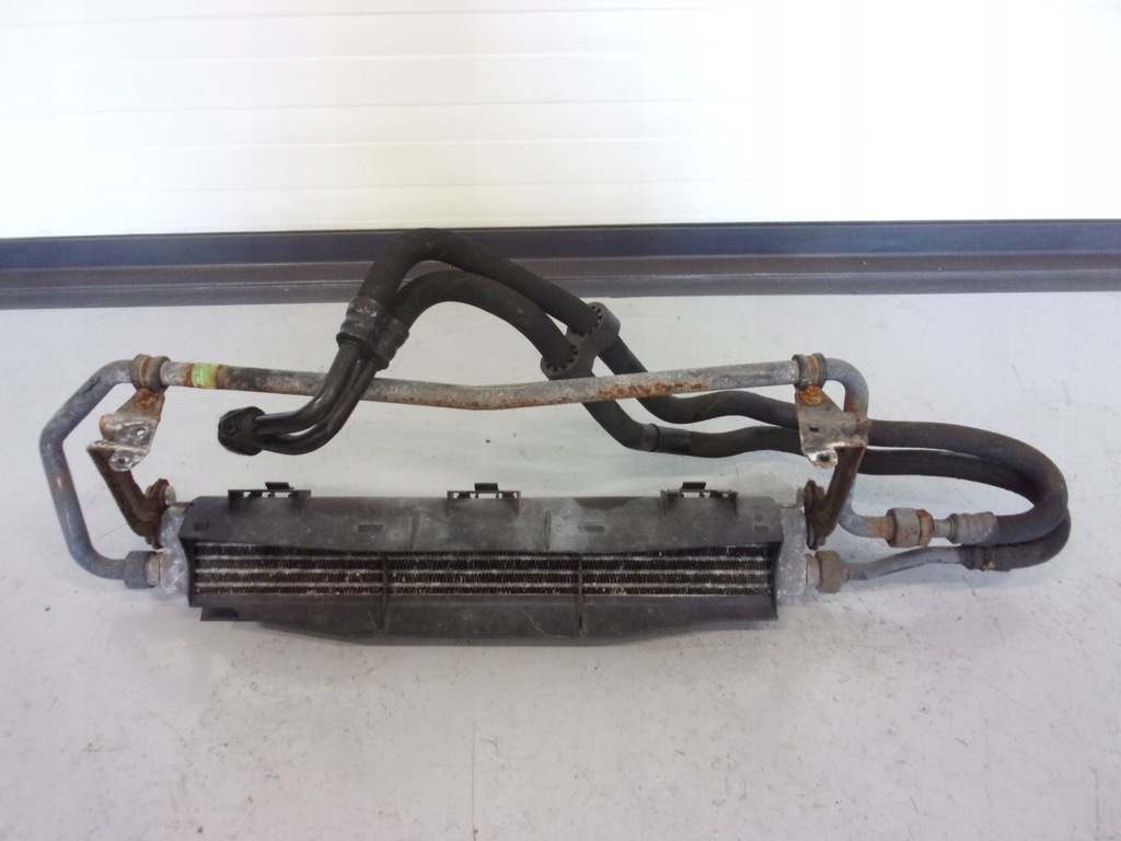 фото №1, Mercedes r230 sl 5,5 amg радиатор масла 2205000500