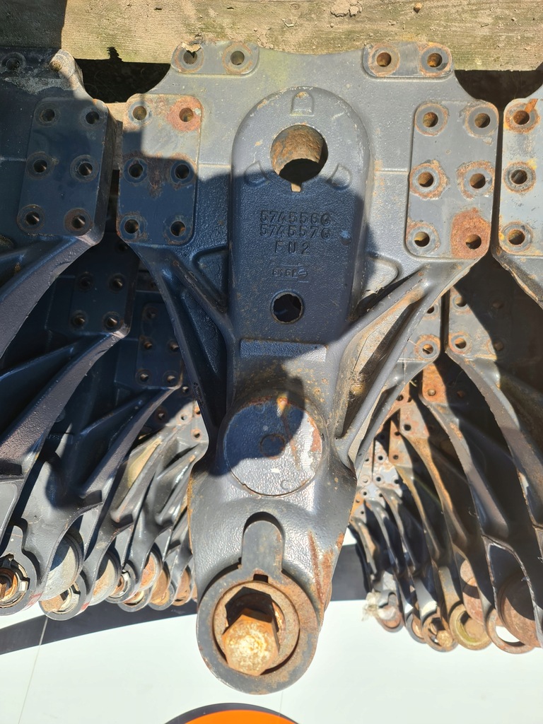 фото №1, Кронштейн кронштейн полурессора ушко renault premium magnum dxi volvo fe