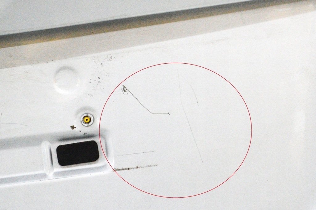 фото №7, Kia carens un задняя крышка багажника багажника 737001d040 2008 7s fine silver