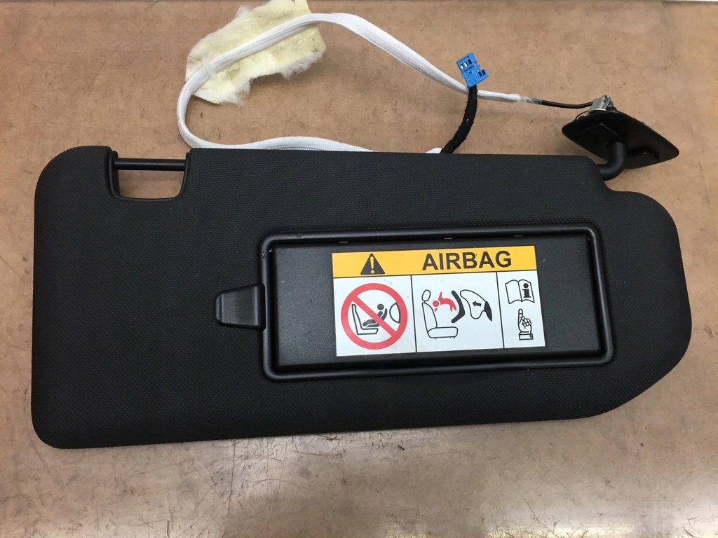 фото №1, Citroen ds7 защита солнцезащитная козырёк правый