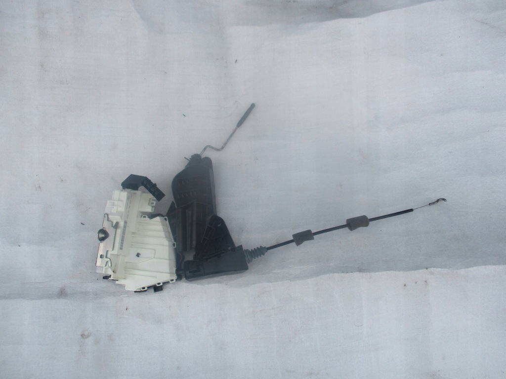 Купить Замок дверь правый задний  mercedes ml w166 gla w156