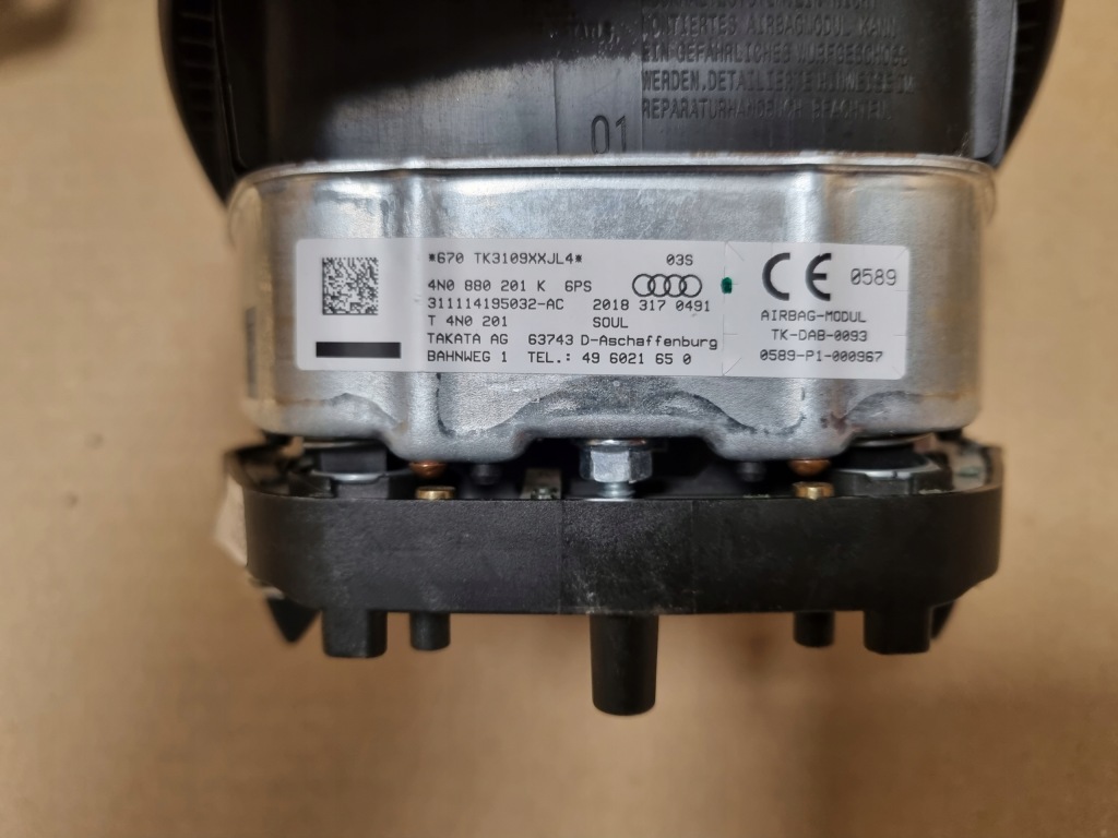 фото №9, Audi e-tron etron 4k приборная панель панель  оригинал подушка безопасности водитель пассажир