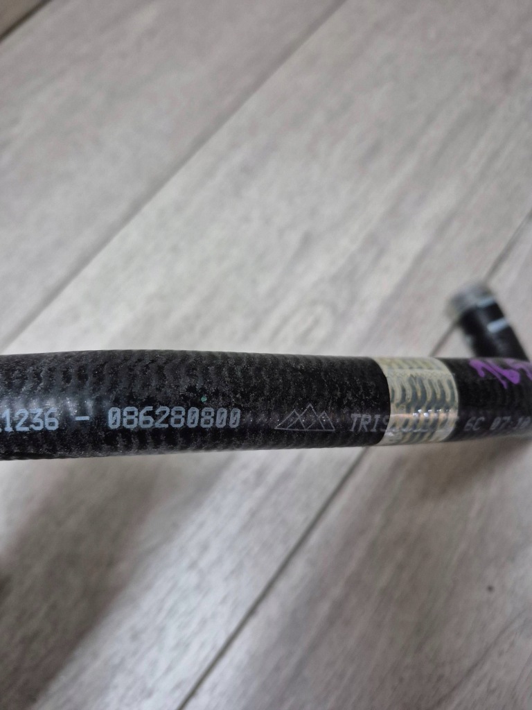 16576. ferrari 488 труба воды 86280800 Доставка