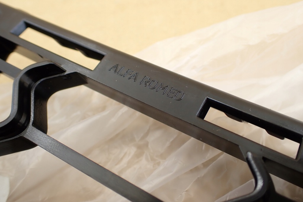 Купить Alfa romeo giulietta 10- решётка бампера перед передняя левая 156085893 lh