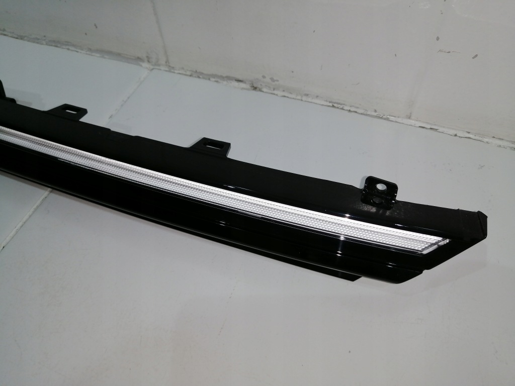 Led drl левый перед передний vw golf viii новый оригинал фаркоп 8786 с Разборки