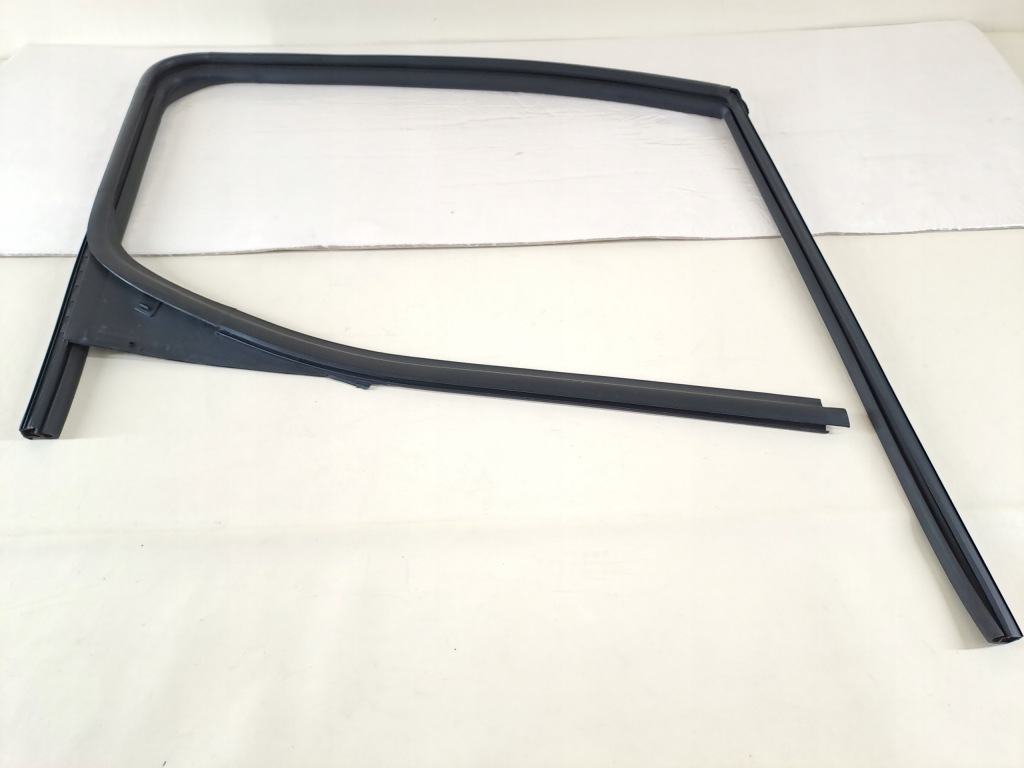 Купити Прокладка напрямна скло двері права передня toyota proace city 22r