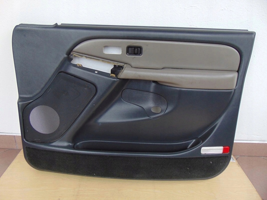 фото №1, Обивка обшивка дверь правая перед chevrolet tahoe