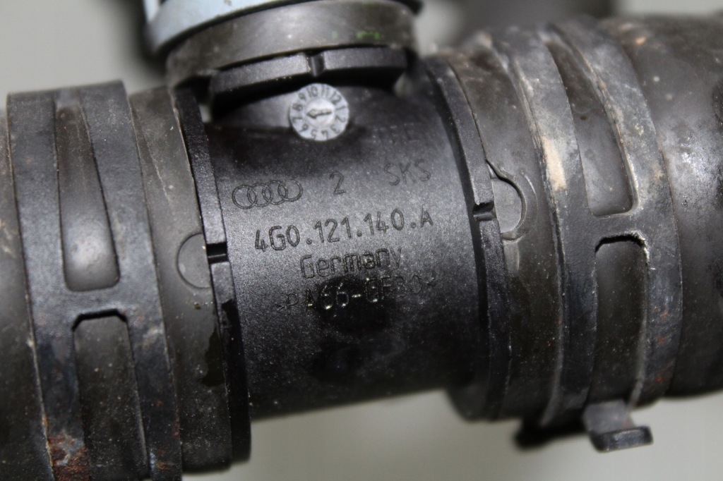 Audi a6 c7 2.0 tdi шланг труба воды радиатора в Украине