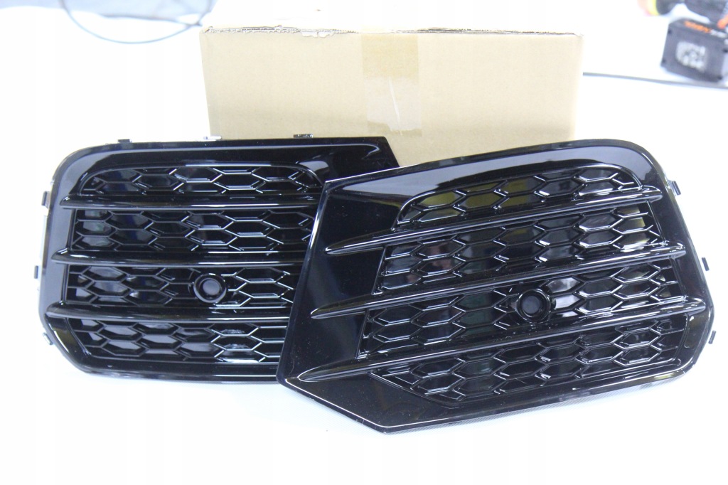 Premium решітка  решітка права+ ліва audi rsq3 q3 14-18r рестайлінг  + датчики Київ