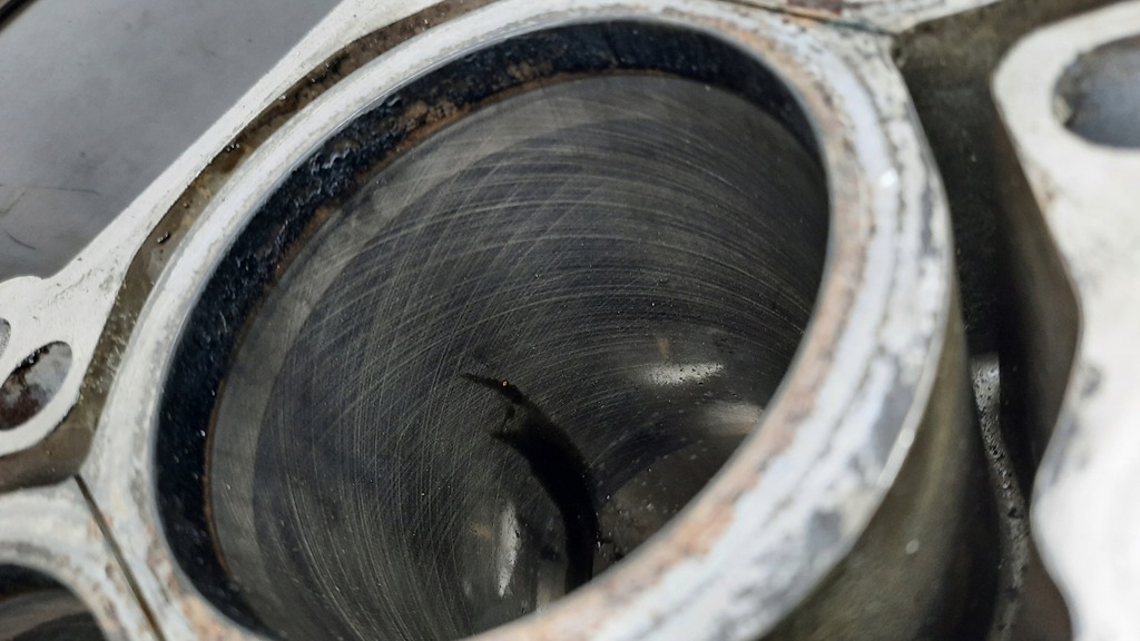 фото №8, Блок двигателя d5244t volvo s60 v70 ii 2.4 d5 163km