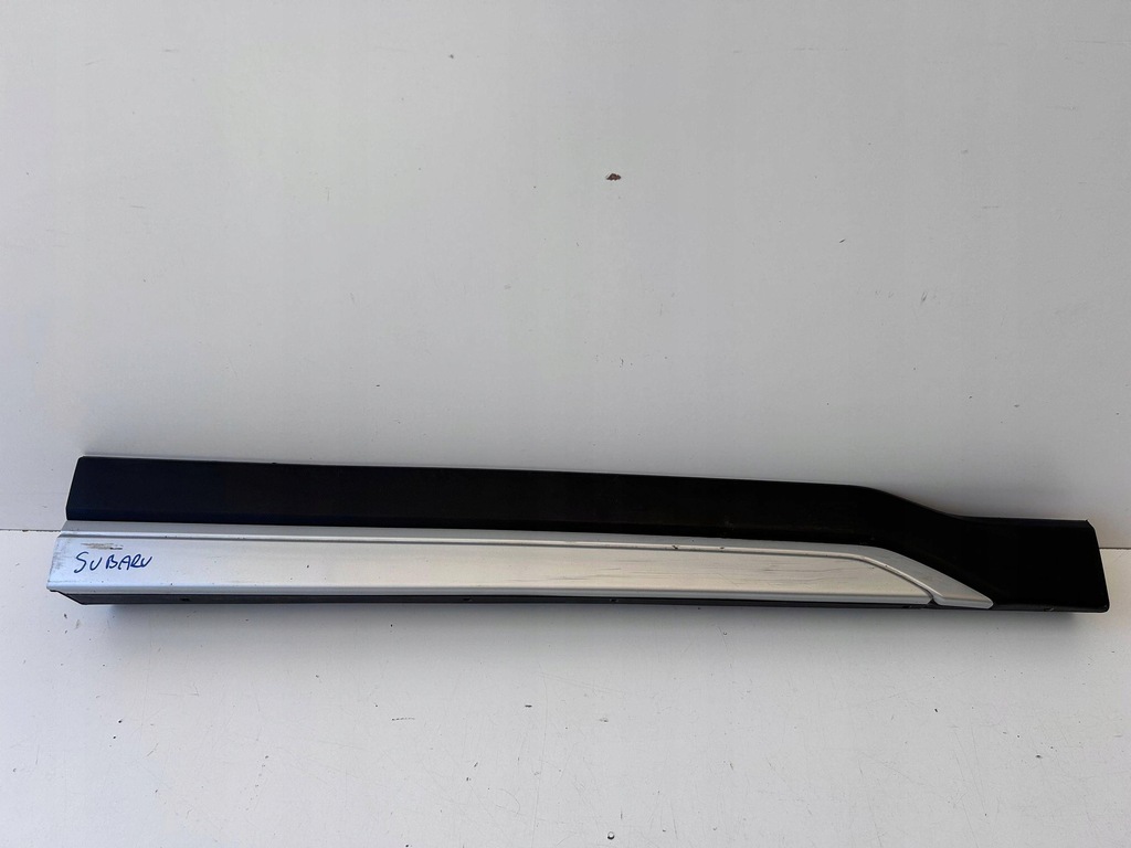 фото №1, Subaru forester v молдинг дверь правый перед c16010236 оригинал