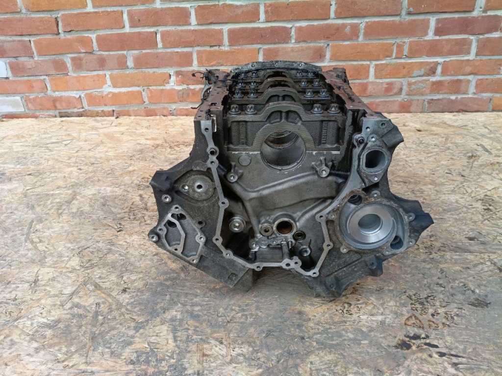 Jeep grand cherokee wk 05-10 3.0 crd блок двигателя низ  om642 r 624 81 05 Цена