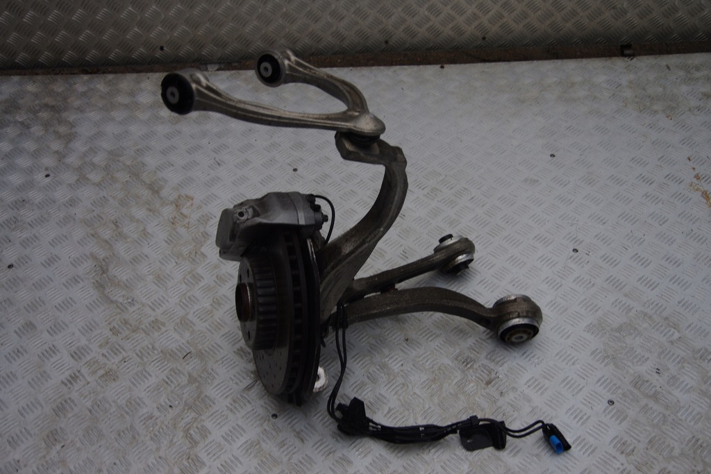 фото №9, Поворотный кулак рычаг ступица правая mercedes c klasa w205 c205 cabrio 2052200