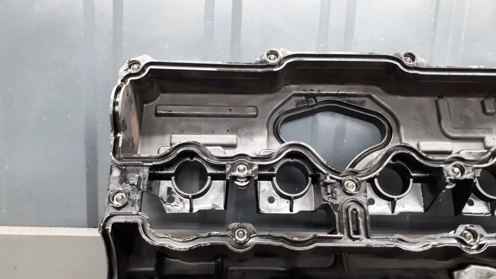 7553626 кришка клапанів bmw e87 2.0 Ціна