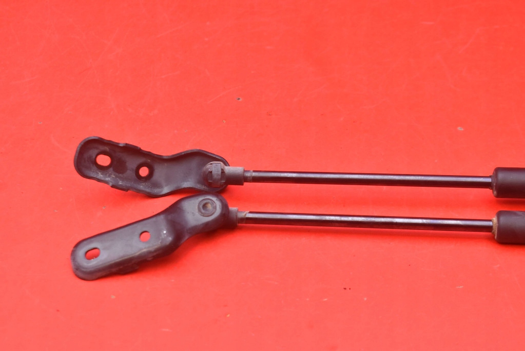 фото №6, Привод амортизаторы крышки 68960-0w621 toyota yaris 3 iii 5d 14-17