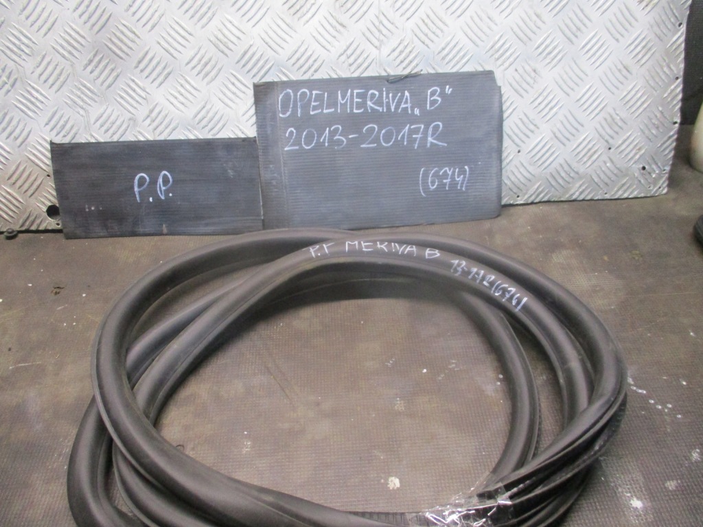 фото №1, Прокладка дверь правый перед opel meriva b 13-17r