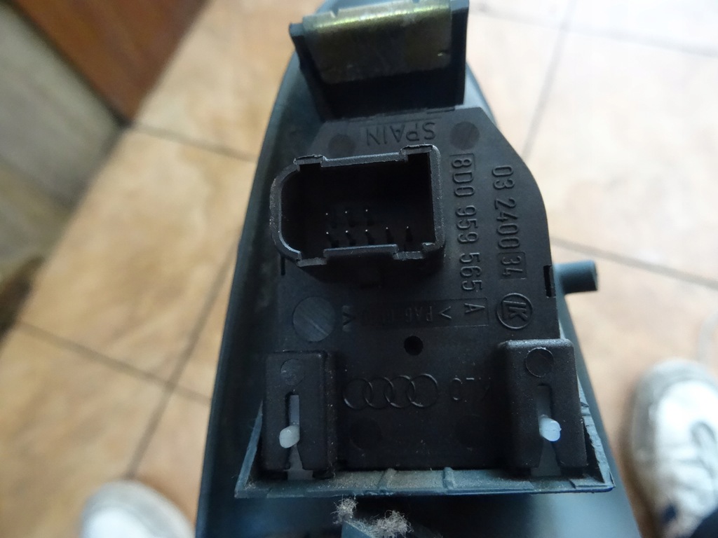 фото №6, Audi a4 b5 1.6b 98' перемикач вікон дзеркал лівий перед