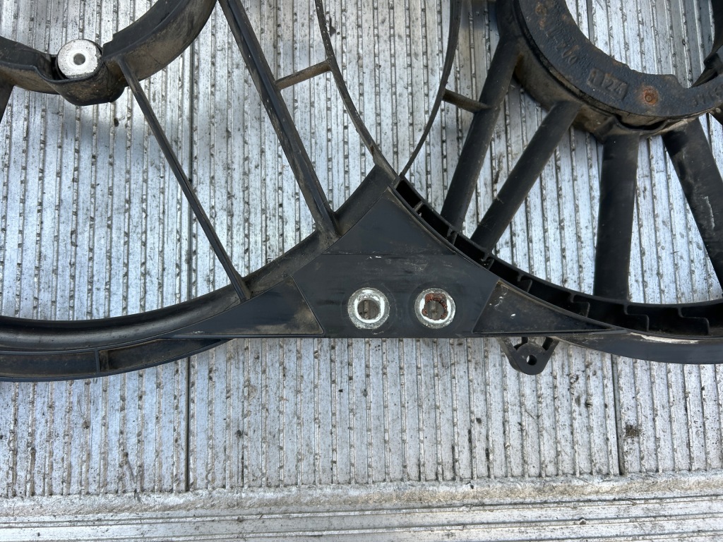 Корпус вентиляторов радиатора audi a6 c6 2.7 tdi 3.0 tdi Оригинал