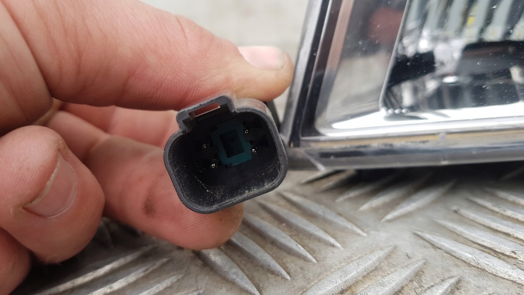 фото №3, Scania r s противотуманная фара левый 2552714