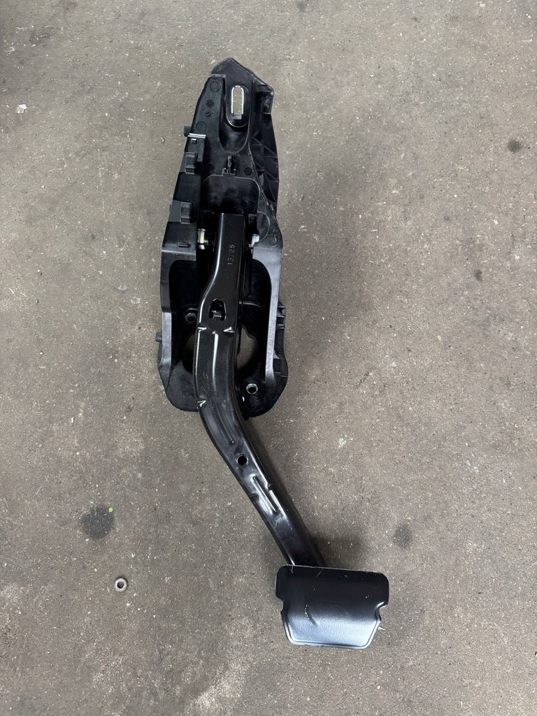 фото №1, Bmw 5 g60 g61 педаль тормоза 6896514