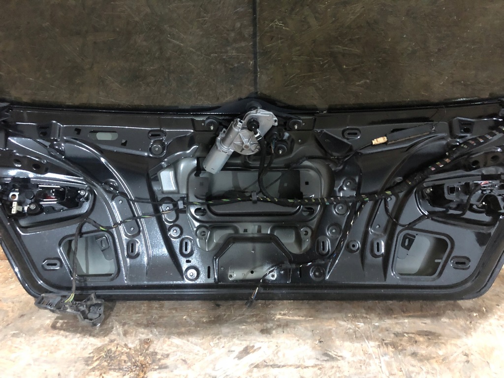 фото №8, Кришка багажника задня багажника audi a3 8v