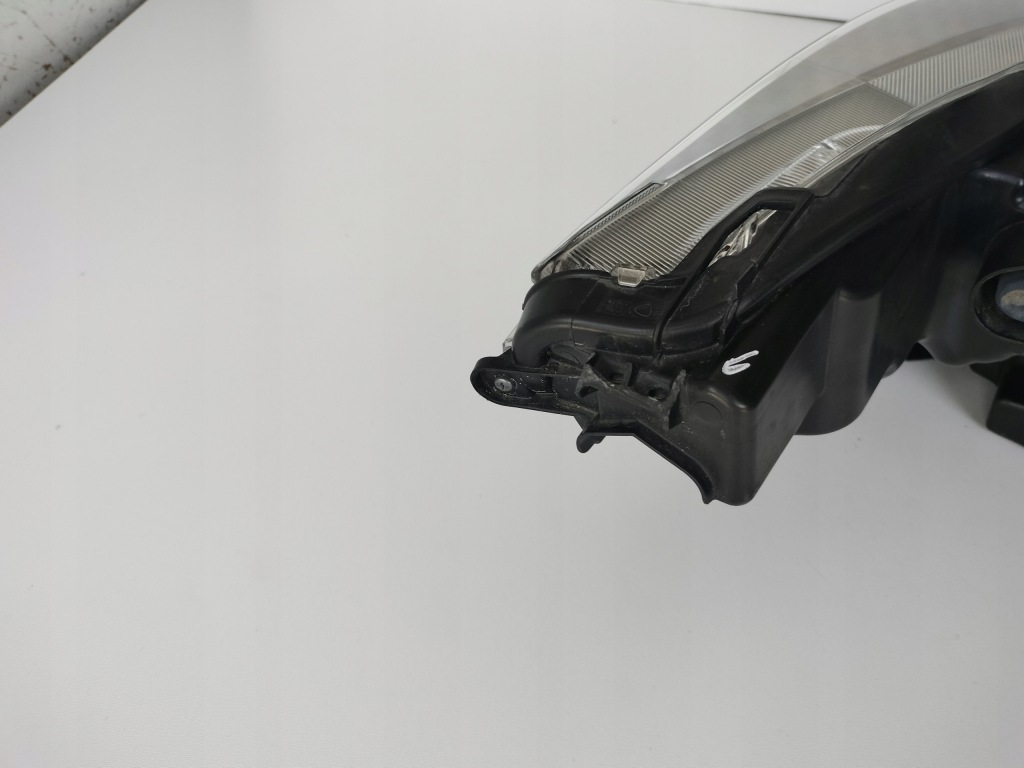 фото №6, Лампа левая фара toyota yaris iv 20- full led mazda 2 24-