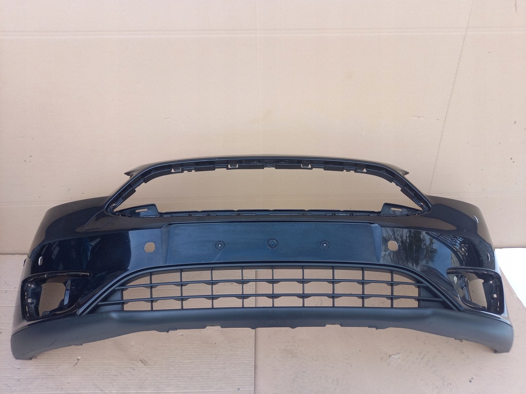 Купить Ford focus mk3 рестайлинг  бампер передний решётка оригинал!