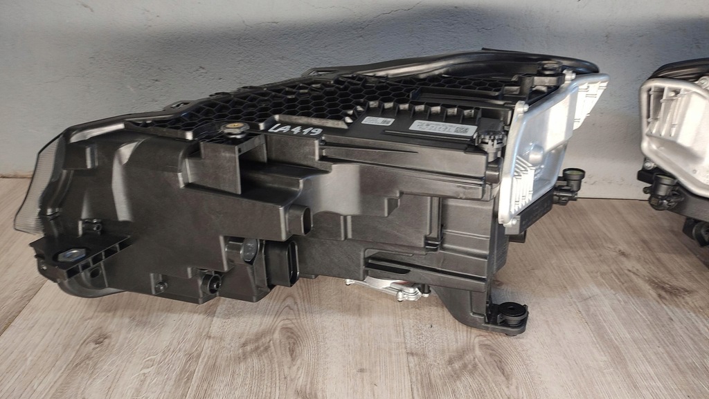 фото №12, Vw caddy iv лампа передня перед led 2k9