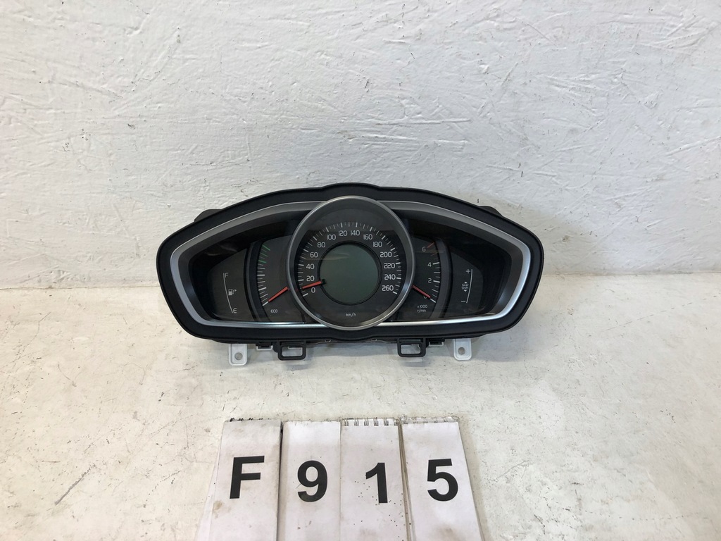 фото №1, Volvo v40 приборная панель 12-