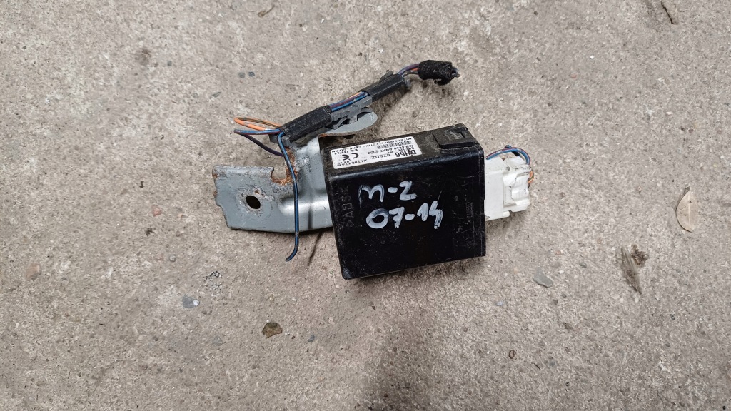 фото №1, Mazda 2 07-14 модуль центрального замка dh56675dz