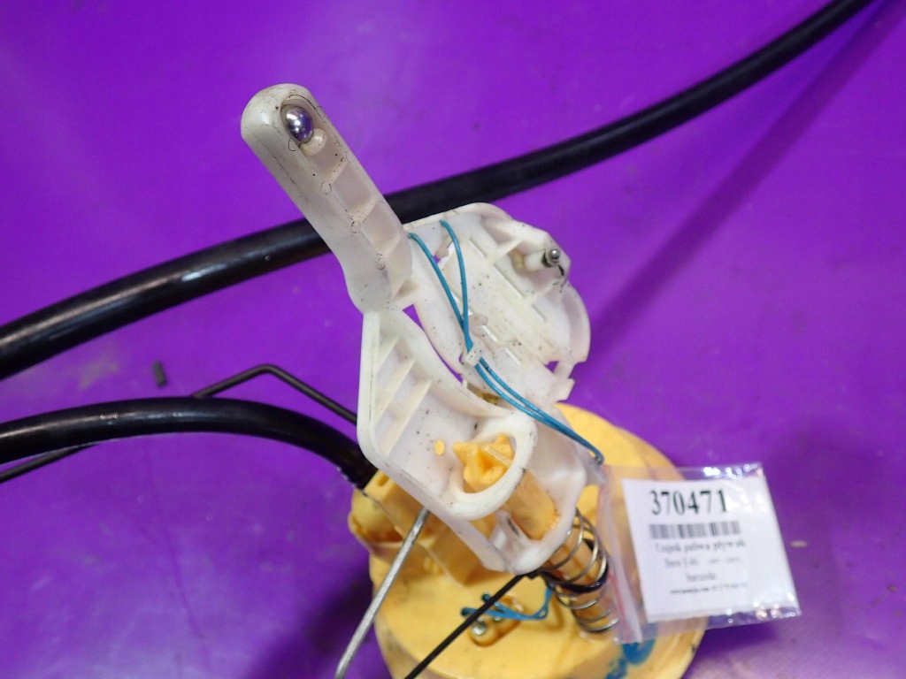 Bmw e46 97-03 2,0 датчик пального поплавок 6752054 в Україні