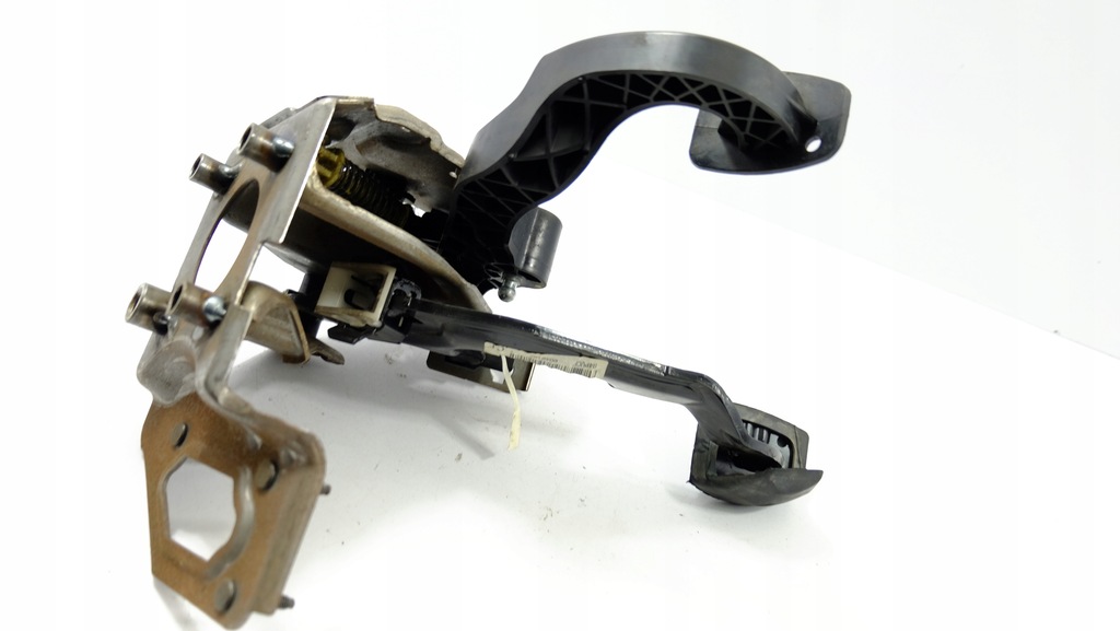 фото №8, Peugeot 208 педалі