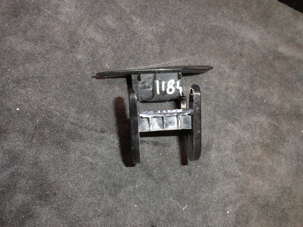 фото №1, Mercedes w204 заглушка распылителя a2048691708