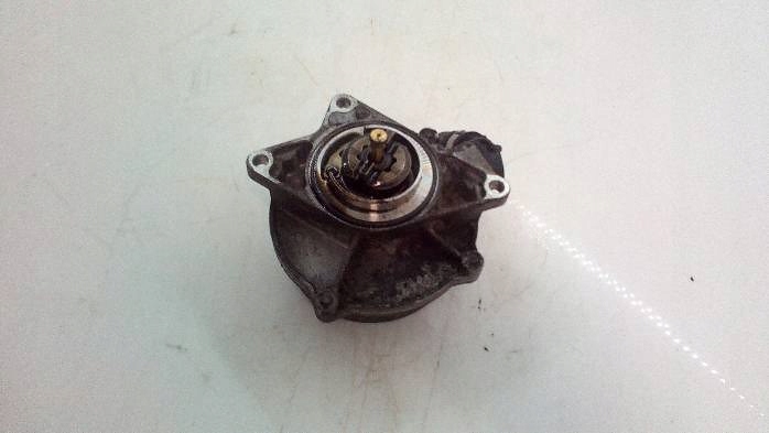 Купити Насос вакуум audi a6 c5 2,5 tdi 057145100c