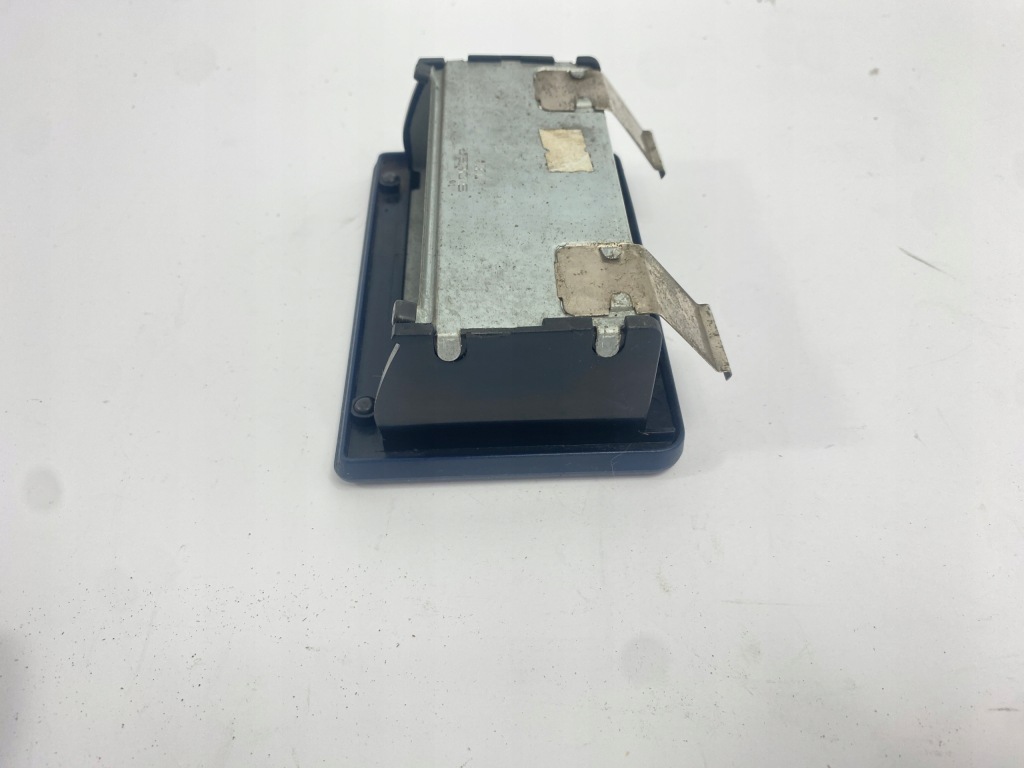 Попільничка двері задній задніх mercedes w124 kombi 1989-1996 niebieska Зі Шроту