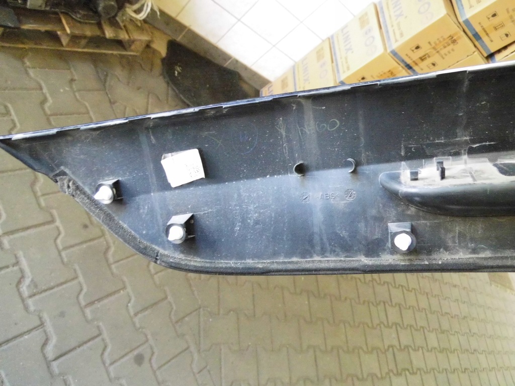 фото №8, Volvo v40 ii cc40 - накладка кришки задня 31301301