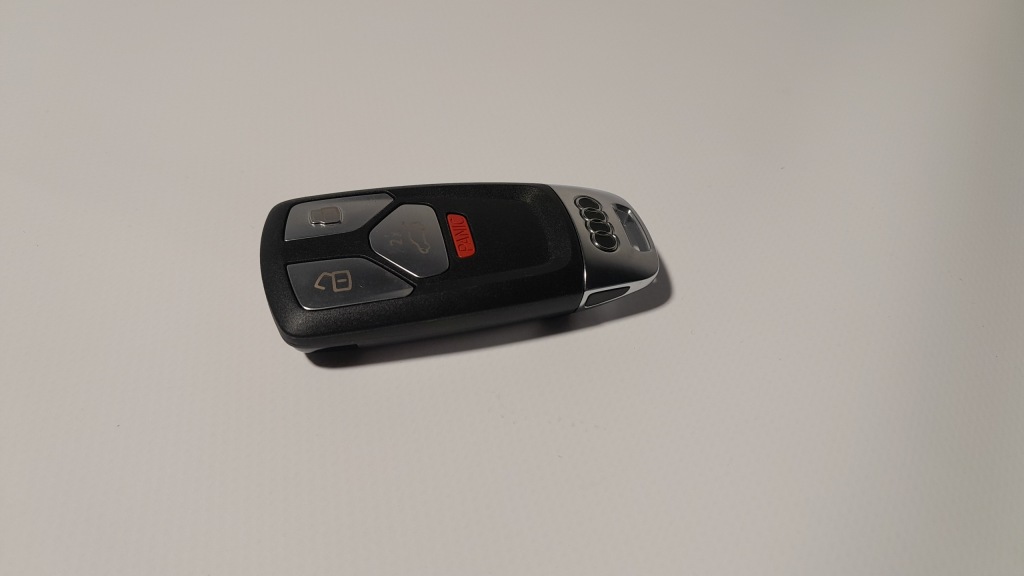 фото №1, Audi a4 b9 ключ pilot 4m0959754cg