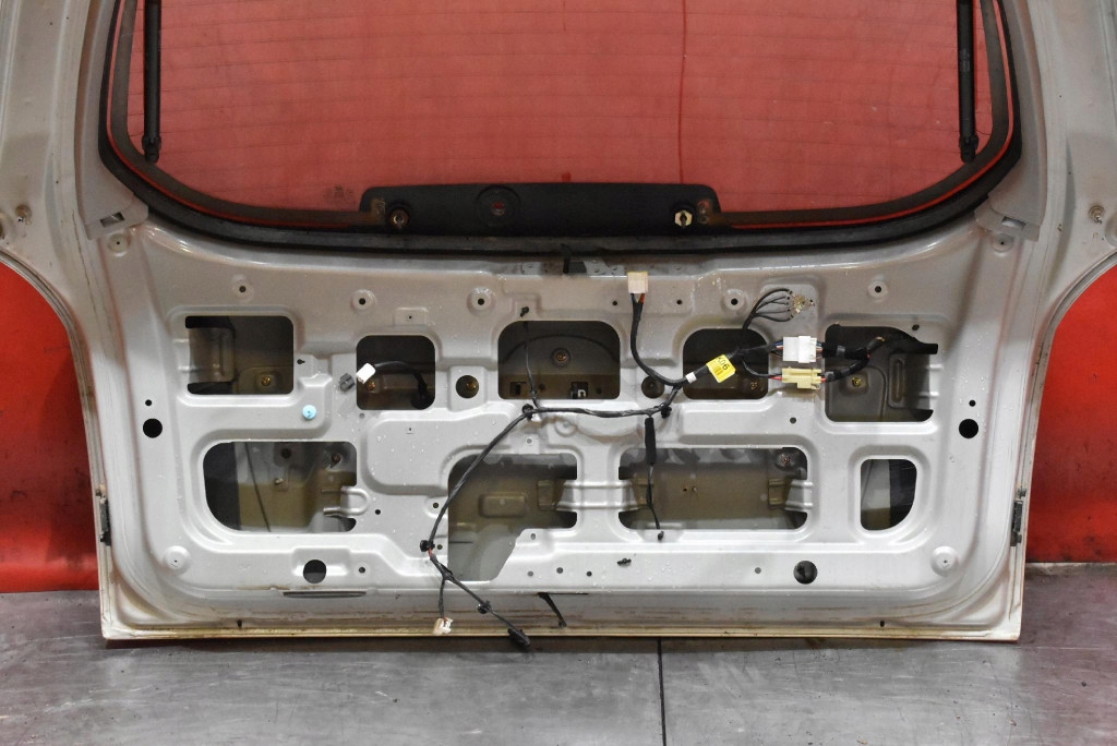 фото №12, Крышка багажника багажника задняя задняя серебристая hyundai tucson 1 i 04-10