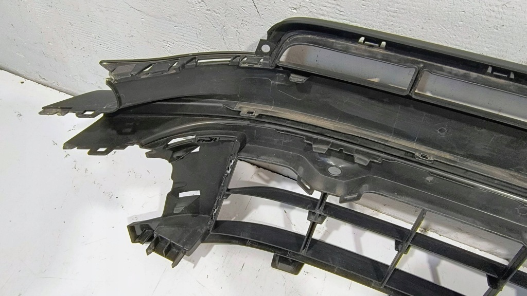 Решётка средняя решётка  бампера перед porsche panamera 3 976 gts с Разборки