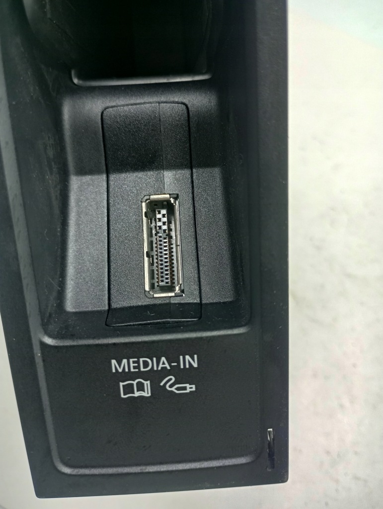 фото №11, Модуль интерфейс интерфейс media in vw passat b7 5n0035728 5n0035729