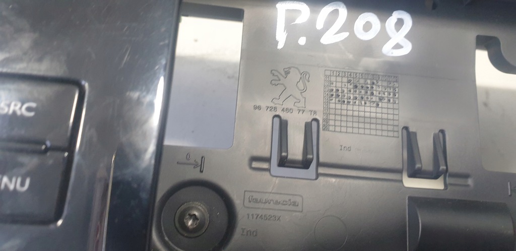 фото №4, Peugeot 208 2008 молдинг консоли dekor pod дисплей навигация
