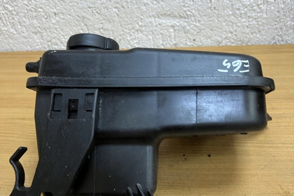 Бачок розширювальний bmw 7 e65, e66, e67 17137800292 3.0l дизель 170kw Київ