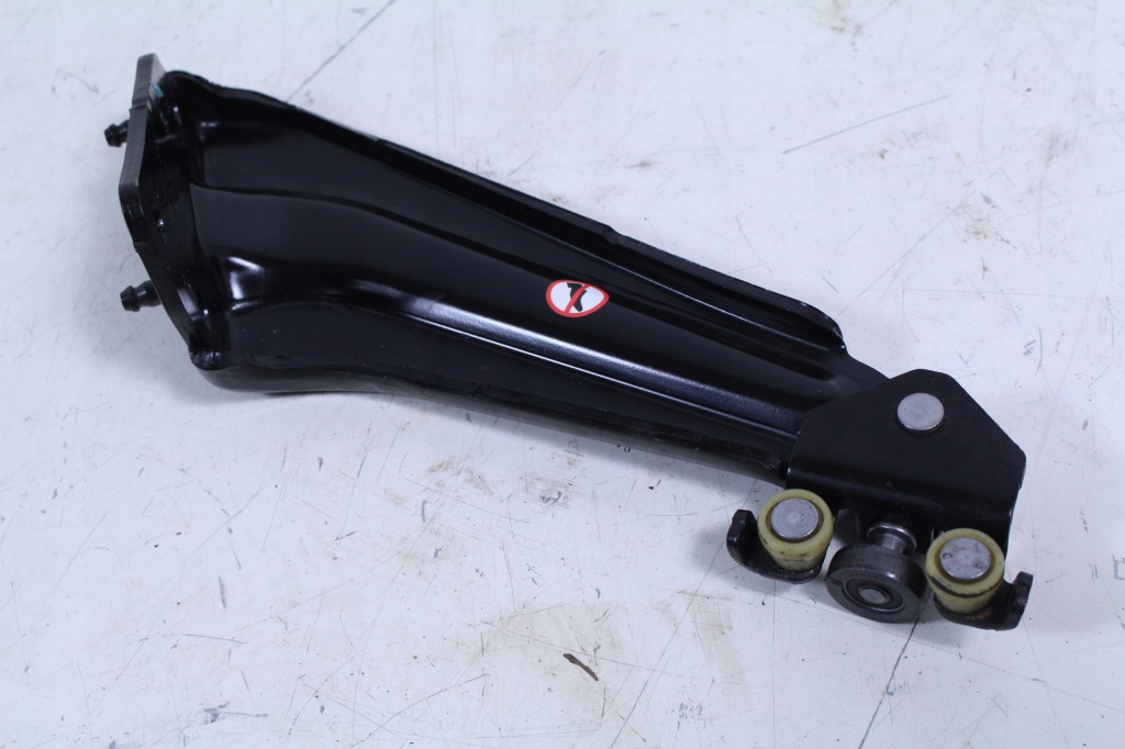 Купить Ролик дверь правый  низ  peugeot rifter 20r.