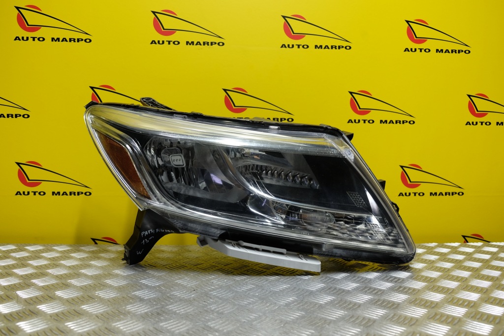 Nissan pathfinder r52 2013- фара фонарь  r америка Цена