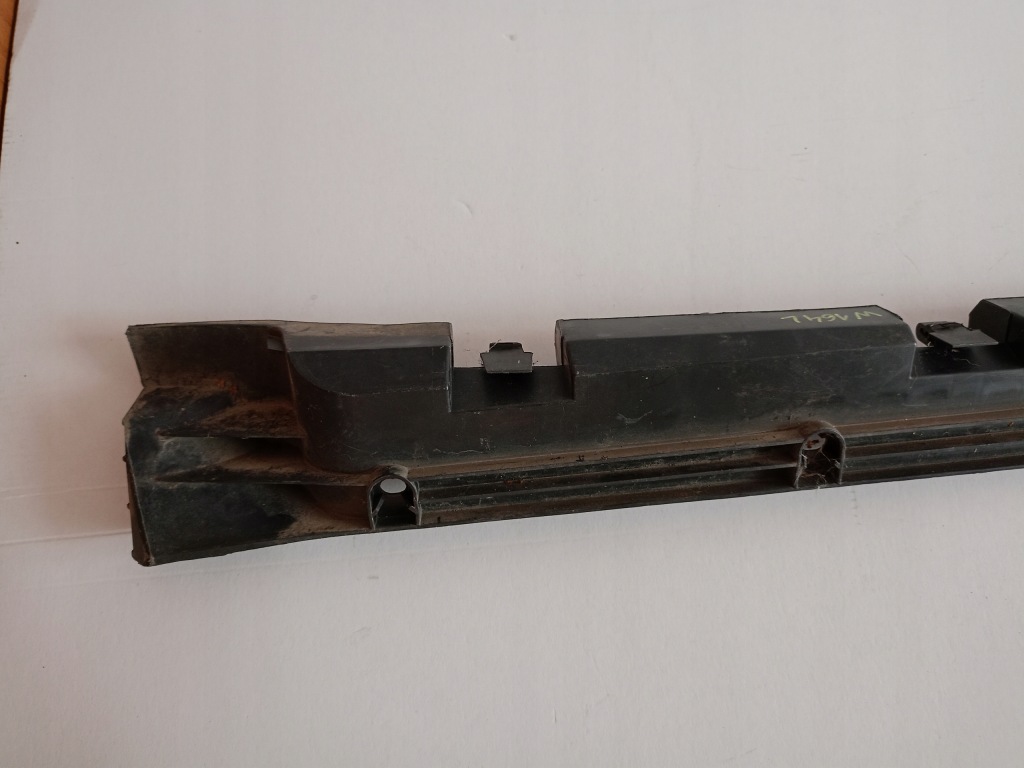 Кронштейн накладки порога левая mercedes w164 Недорого