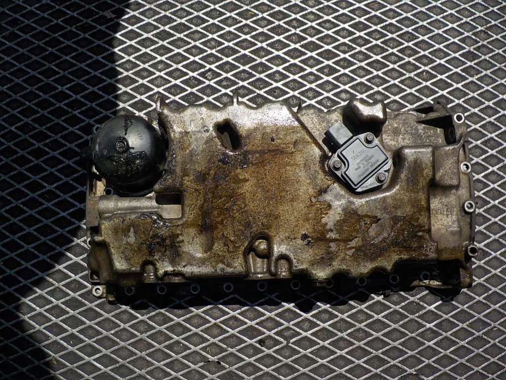 Купити Volvo s80 2.4 b піддон масляна 8670458-a