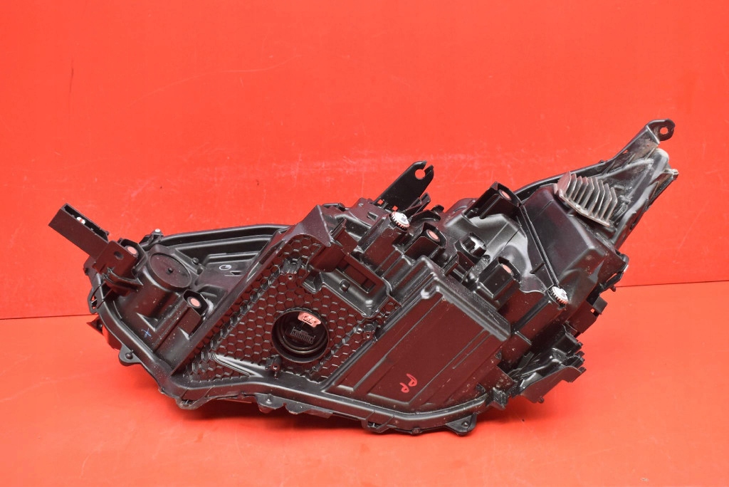 фото №6, Фара правий лампа перед led eu 42-118-42-119 toyota bz4x 22-